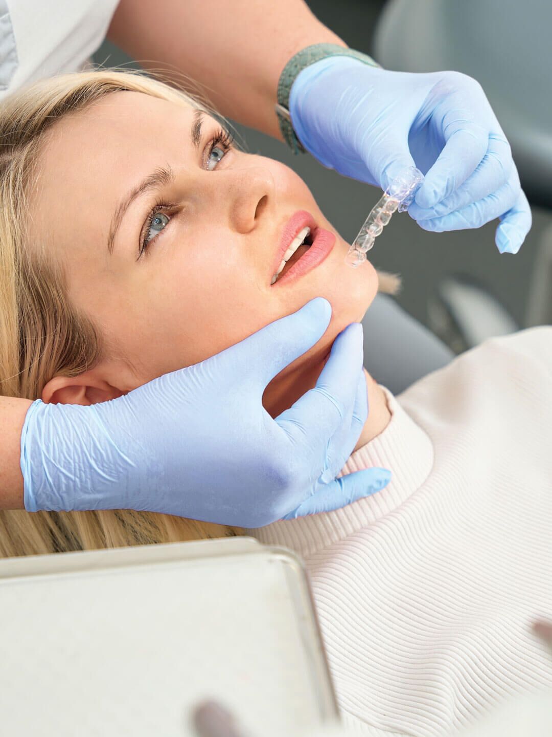 Custom Retainers in Dubai | Improve Your Smile Today